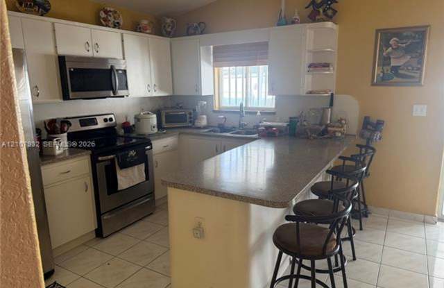 3293 W 77th Pl # 3293, Hialeah, FL 33018 Gallery 1
