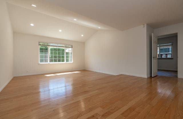 6184 Tracel Dr Gallery 2