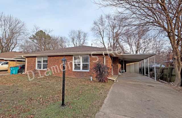 Cute 2 bedroom Duplex Unit Available Now! photos photos Cute 2 bedroom Duplex Unit Available Now! photos photos