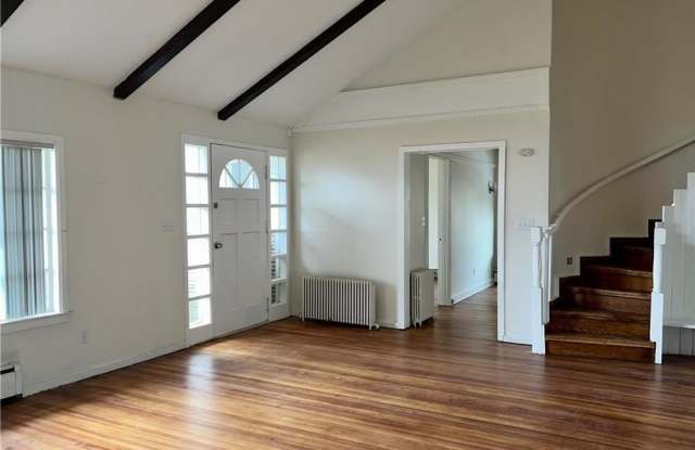 39 Waterbury Road Gallery 2