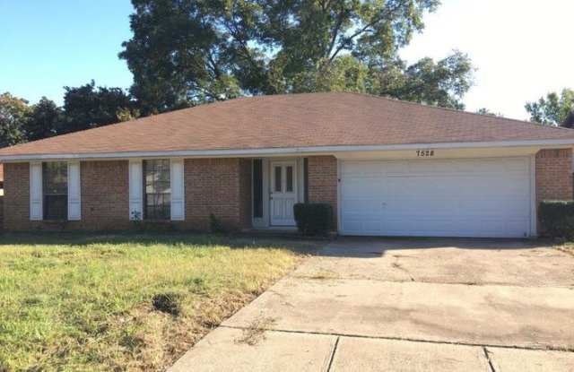 7528 Beckwood Drive - 7528 Beckwood Drive, Fort Worth, TX 76112