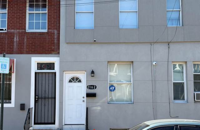 Modern 2- Story Townhome with Fenced in Back Yard - 2162 East Cambria Street, Philadelphia, PA 19134