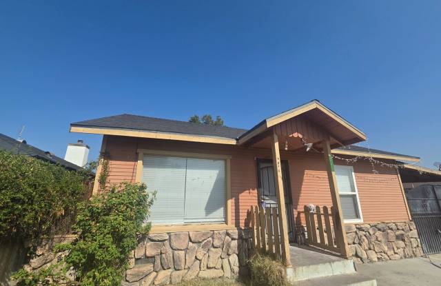 SW-House 2 bed-1 bath Gallery 1
