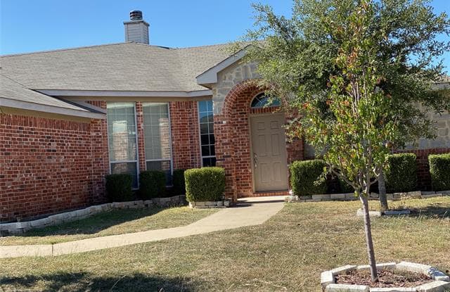 118 Jennings Drive - 118 Jennings Drive, Waxahachie, TX 75165