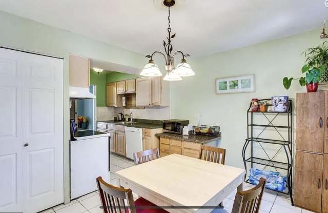 6341 Pine View Court Gallery 4