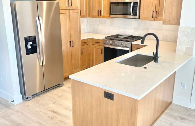 *$750 OFF 1st Month* 2023 Palisch Townhome in Petrosa - Close to the Clubhouse and Park! 3807 NE Eagle Gallery 4