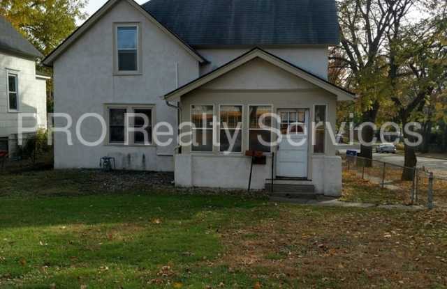 1002 4th Street East - 1002 4th Street East, St. Paul, MN 55106