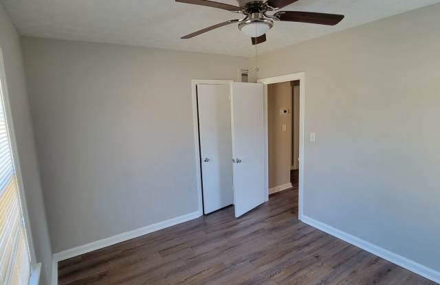 Roomy Cute Brick Ranch photos photos