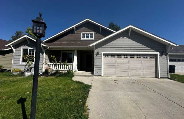 Beautiful Newly Renovated 3 Bedroom Home- Centrally Located and Close to Parks/ Schools photos photos