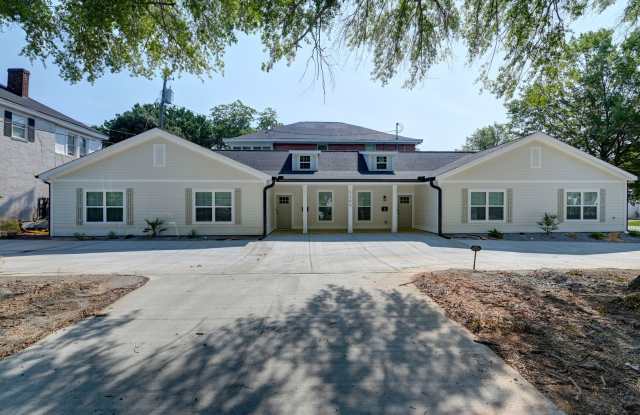 2027–2028 USC PRE-LEASING | NO APPLICATION FEES + $600 RENT SPECIAL! Gallery 1