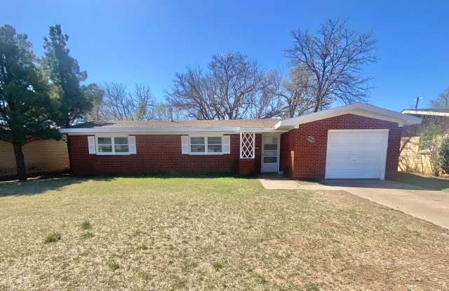 Newly remodeled 3 bed 2 bath now available - 4815 43rd Street, Lubbock, TX 79414