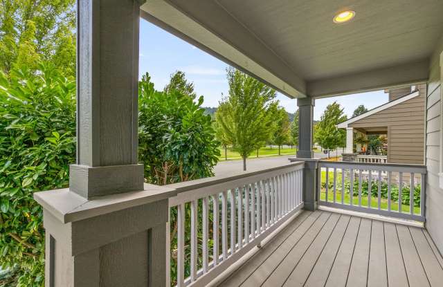 Spacious 4 Bed Rocky Hill Craftsman in Liberty Lake Gallery 4