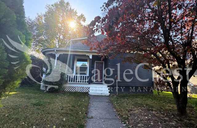 Beautifully Remodeled 3-Bedroom, 2-Bathroom Victorian-Style Home Gallery 3