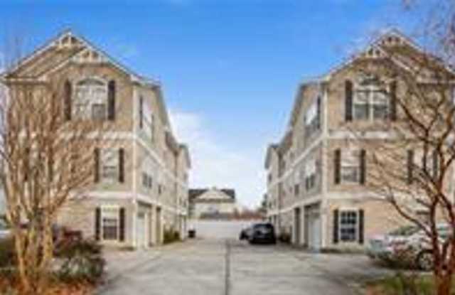 3BD/3.5BA Townhouse in Town Center! with Garage and Patio- First Floor Primary Suite photos photos