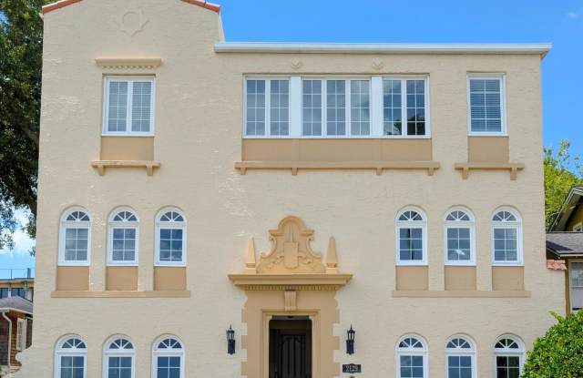 2129 River Boulevard #6 - 1 photos photos