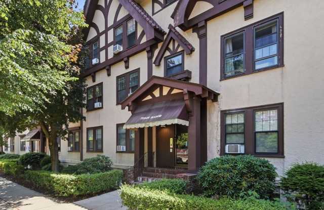 1722-1726 Commonwealth Ave. Gallery 1