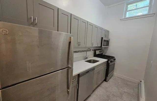 4601 Henry Hudson Parkway Gallery 4