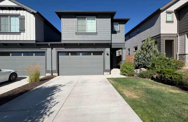 CHECK OUT THIS SPACIOUS 3 BEDROOM, 2.5 BATH TOWNHOME IN THE SOUGHT AFTER BOYD ACRES NEIGHBORHOOD photos photos