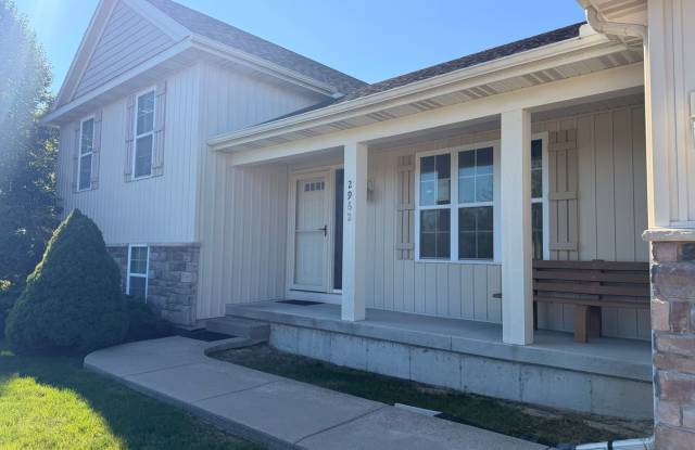 Multi level 4 Bedroom home in Kentwood Gallery 3