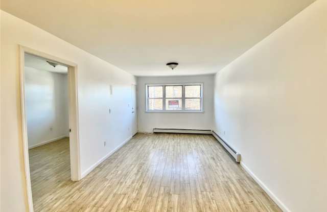 1754 Lacombe Street Gallery 3