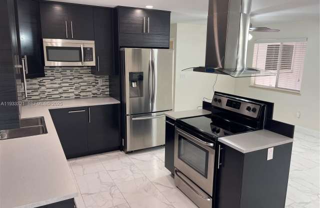 2971 SW 35th Ave photos photos