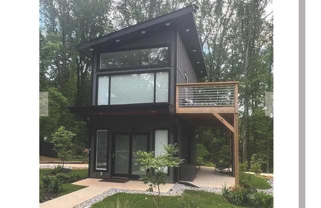 3120 Godby Road photos photos