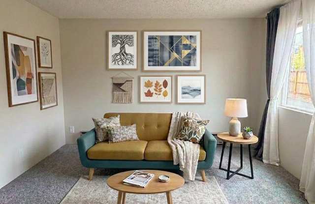 Two Bedroom Ashland Townhouse | Available Now! Gallery 3