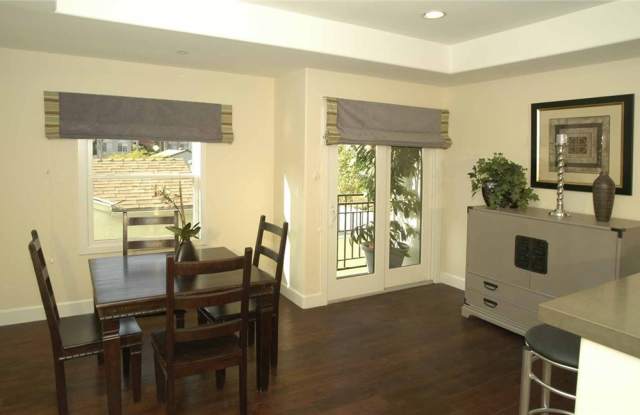 11855 Laurelwood Drive Gallery 2