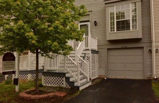 46748 HOBBLEBUSH TERRACE - 46748 Hobblebush Terrace, Sterling, VA 20164