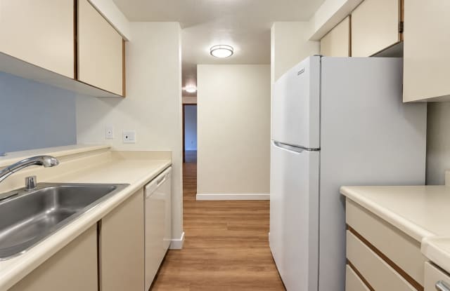 Shorecrest Apartments Gallery 1