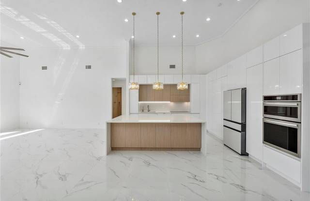 410 Sabal Way Gallery 2
