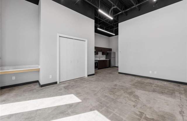 801 SE 9th Street Gallery 3