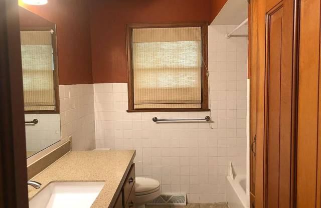 Charming Home in a Prime Central Springfield Location photos photos