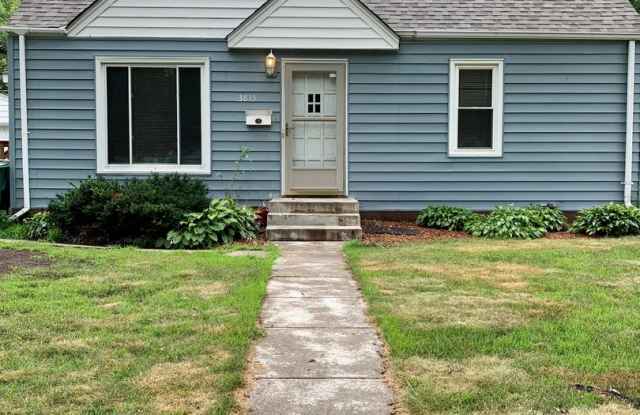 Incredible 4 Bedroom 2 Bathroom Home in Crystal! photos photos