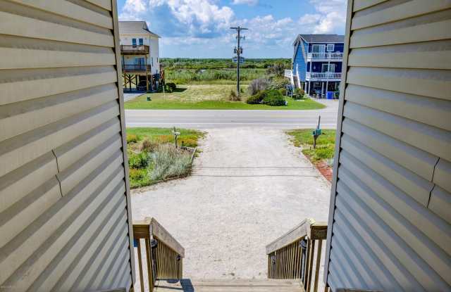 3800 Island Drive Gallery 3