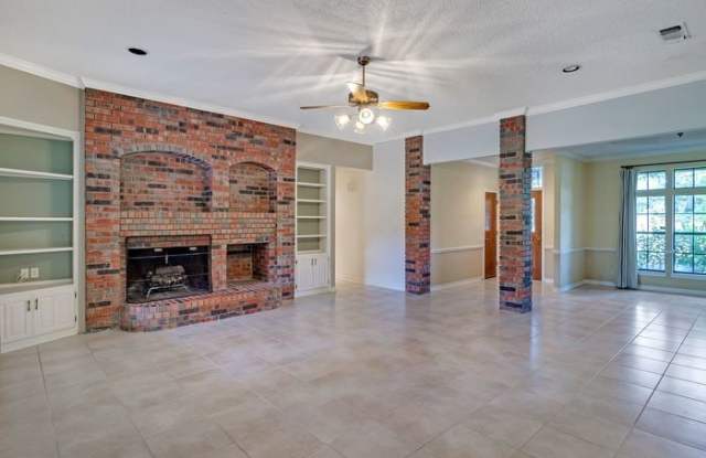 310 Fairway Drive Gallery 4