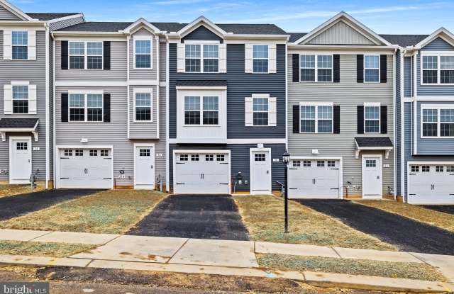 234 CADBURY DR - 234 Cadbury Drive, York County, PA 17356