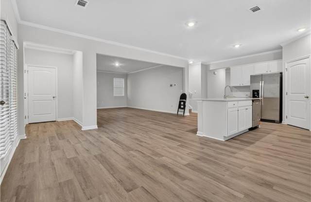 129 King Village Gallery 4