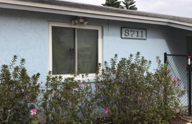 8711 SAGE COURT - 8711 Sage Court, Town 'n' Country, FL 33634