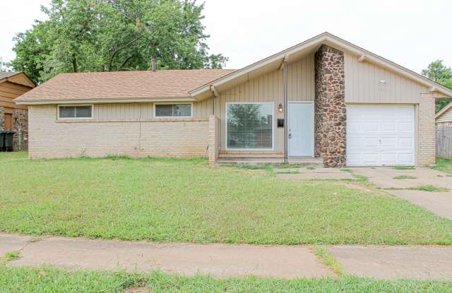 Updated 3/1 Home with Vaulted Ceilings & Large Fenced Backyard photos photos