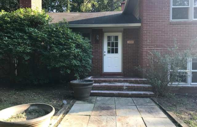 10209 BEACH MILL RD Gallery 2