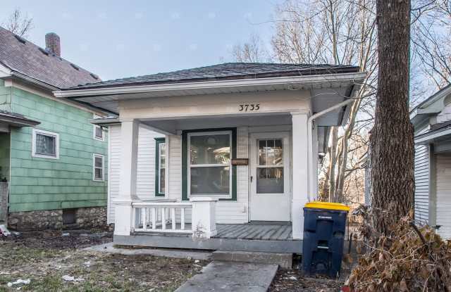Cozy and Charming Two-Bedroom House with Modern Amenities photos photos