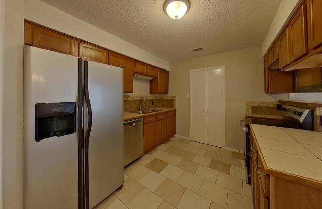 5720 Twin Oaks Drive Gallery 4