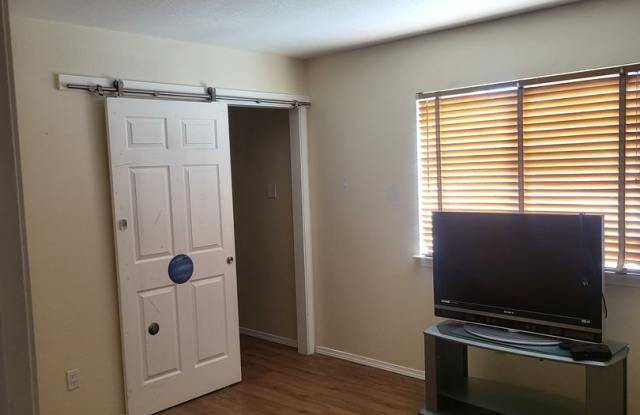 Accessable NE Heights 3/bd 1.75/ba 1300/sf 1/cg Gallery 4