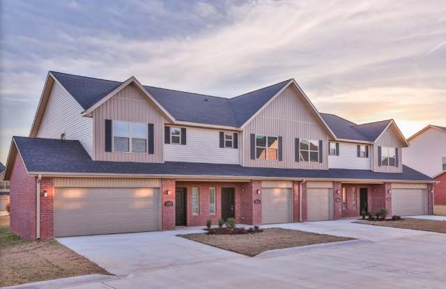 3 Bedroom, 2.5 bath townhome for rent in Rogers close to Pinnacle Hills! MOVE-IN SPECIAL!!!**WITH A 14 to 16 MONTH LEASE** photos photos