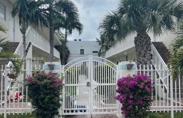 1950 Biarritz Dr photos photos
