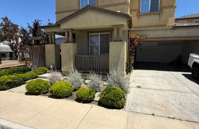 **Beautiful 2-Story Home Next to the Park** Gallery 1