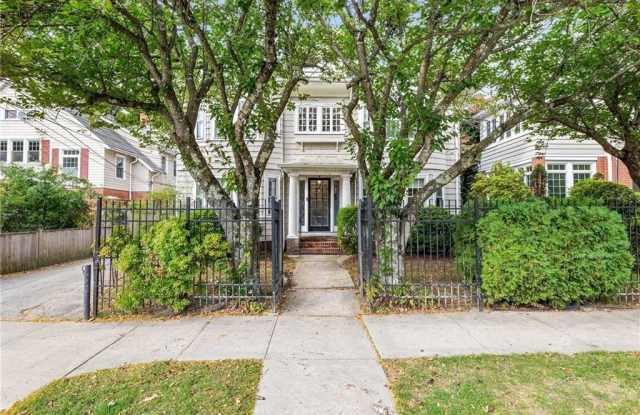 16 Grotto Avenue Gallery 2