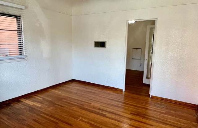 Large Private 1 Bed/ 1 Bath-Bankers Hill - 235 Kalmia Street, San Diego, CA 92101 Large Private 1 Bed/ 1 Bath-Bankers Hill - 235 Kalmia Street, San Diego, CA 92101