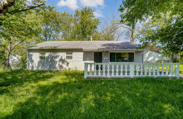 Three Bedroom with Driveway in Dayton! photos photos